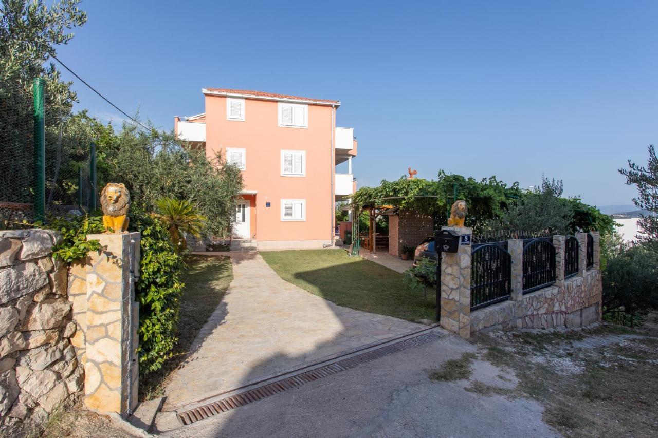 Apartments Katarina Kaštela Buitenkant foto